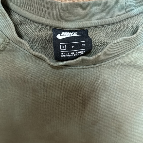 Nike Sportswear crewneck sweatshirt. Small - Picture 3 of 7